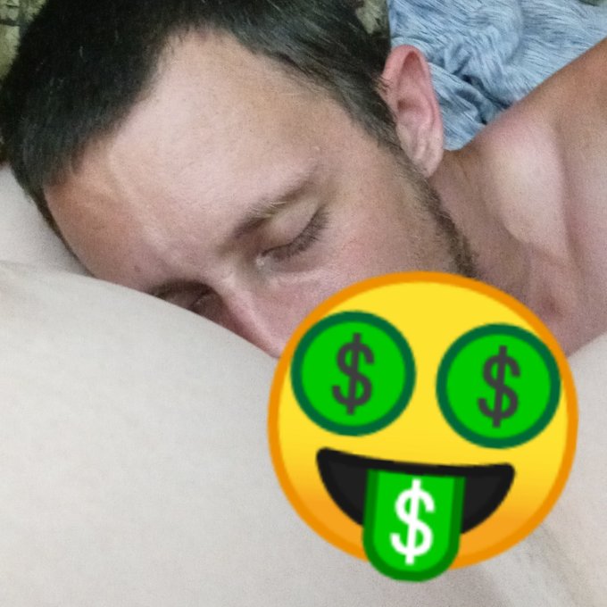 Wanna see and watch me come to my OF page https://t.co/923sw2JPus