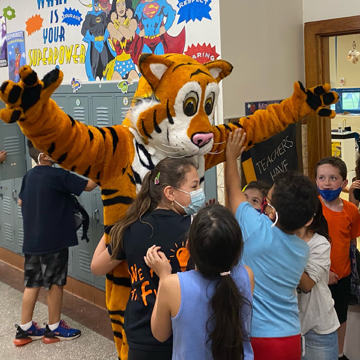 School Spirit Day was TIGERific! 🐯 #WeAreSchool10 #School10Rocks @LindenSchoolsNJ @LindenSupe