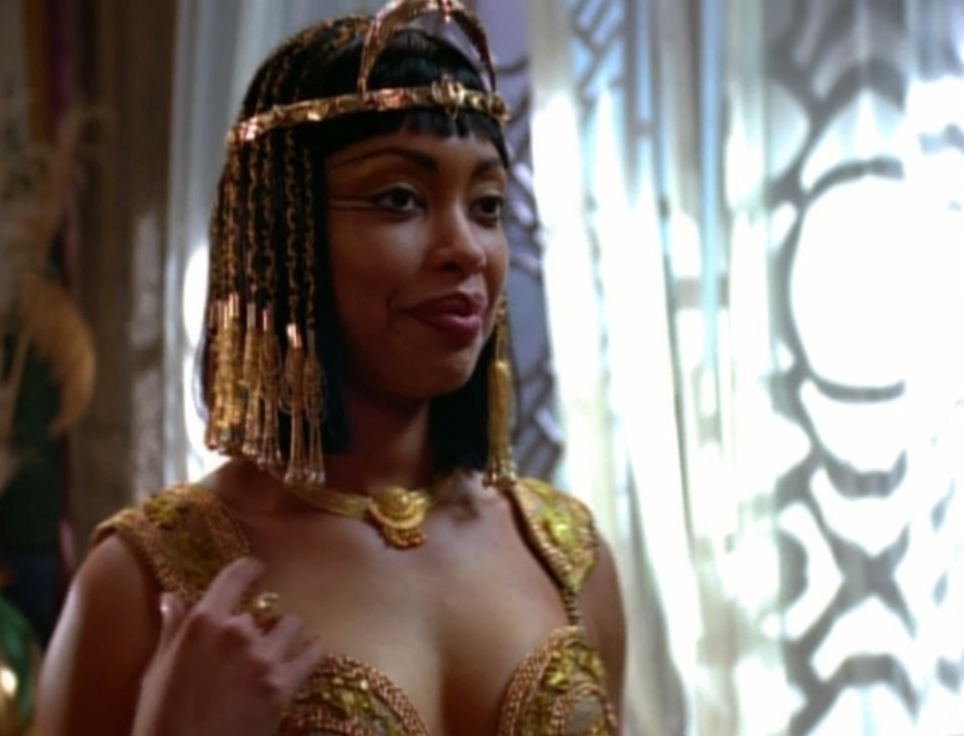 HeroesInColor00's tweet photo. Gina Torres as Cleopatra on Xena. https://t.co/Jd4J6LdiKi