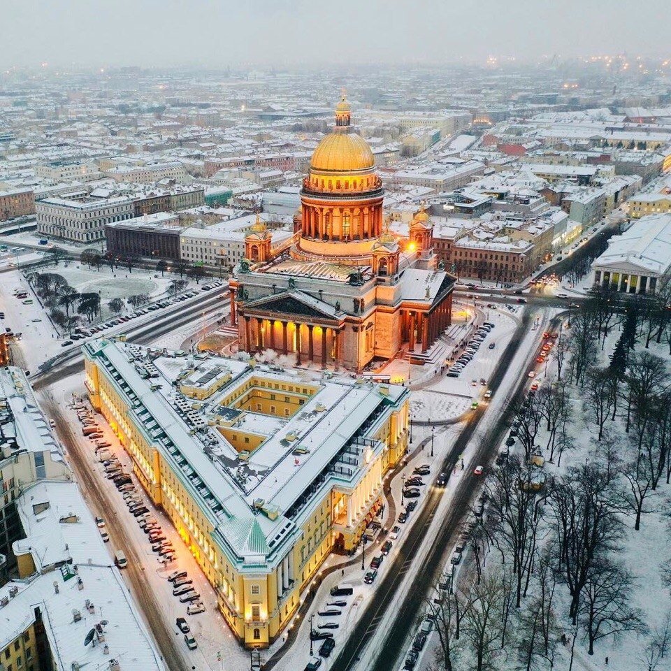 Russia's tweet photo. 🏛️ #OTD in 1858 the Saint #Isaac's Cathedral in #SaintPetersburg was consecrated.
It is considered to be the last great architectural marvel of #classicism. Can fit 12K people inside!
Today it's a #mustsee 🇷🇺 museum, which offers a breathtaking panoramic view of the city. https://t.co/k3CkTWwKw6