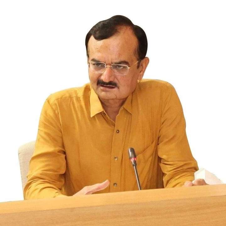 PatelNagla's tweet photo. હરહંમેશ જનસેવા ને સર્વોપરિ રાખનાર ભાજપનાં વરિષ્ઠ નેતા, પ્રખર સંગઠનકર્તા અને રાજ્યનાં ગૃહમંત્રી મંત્રી માનનીય શ્રી @PradipsinhGuj Jadeja જીને જન્મદિવસની હાર્દિક શુભેચ્છાઓ. ઈશ્વર આપને સદાય તંદુરસ્ત સ્વાસ્થ્ય અને સમૃદ્ધિભર્યું જીવન અર્પે તેવી પ્રાર્થના...
@HMofficeGujarat https://t.co/TGubjMSzsN