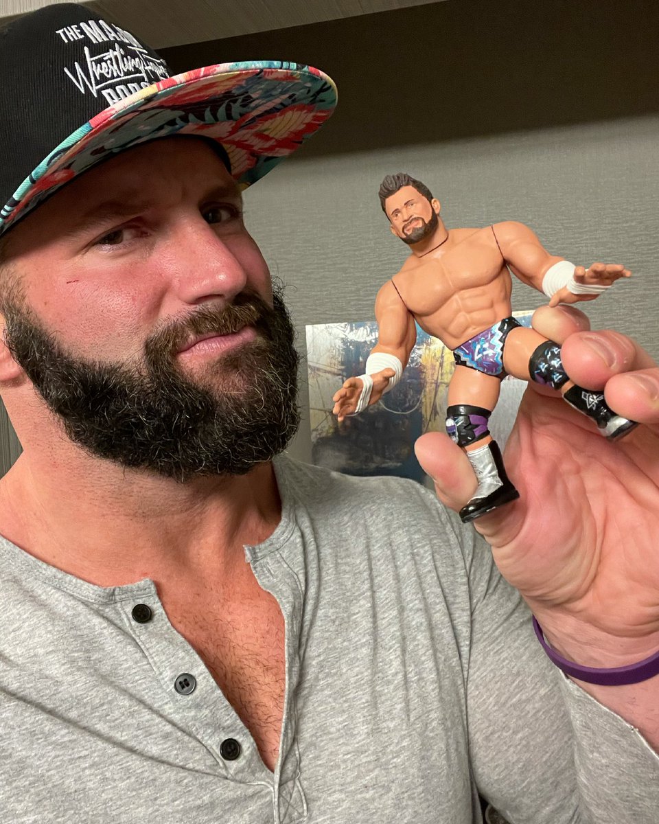 MajorWFPod's tweet image. Pre-orders start next week for the new @TheZombieSailor / @majorwfpod figs! Zombie absolutely nailed these figures. Thanks for giving us our prototypes tonight! #scratchthatfigureitch