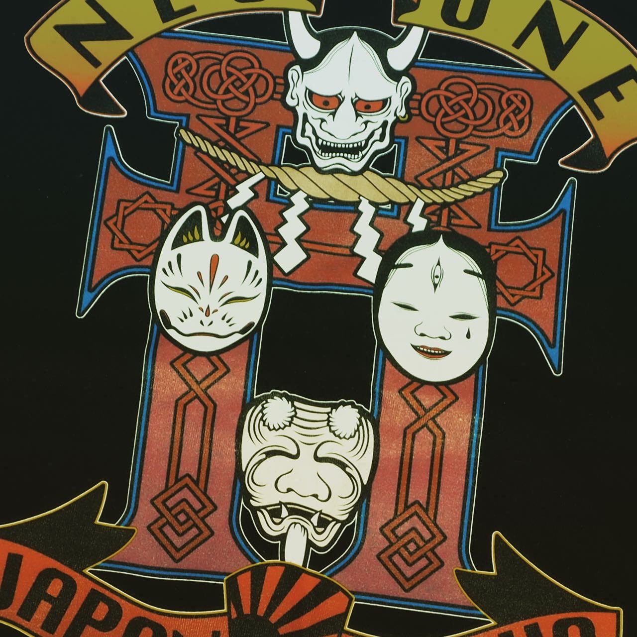 Neo One 暑くなってきたので新しいtシャツのご案内です 日本のお面が4つ しめ縄や水引きなどのイラストが入った日本な雰囲気のtシャツと 釣り針やイカリが刺さってしまっているサメのビックシルエットなtシャツです 現在予約中ですのでご覧下さい