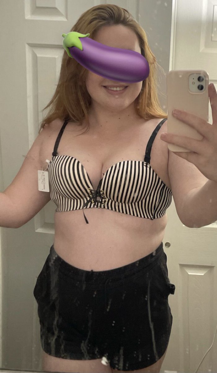 how do we feel about this new bra? Also, I just lowered my OF subscription cost 😛 onlyfans.com/transgirlholly