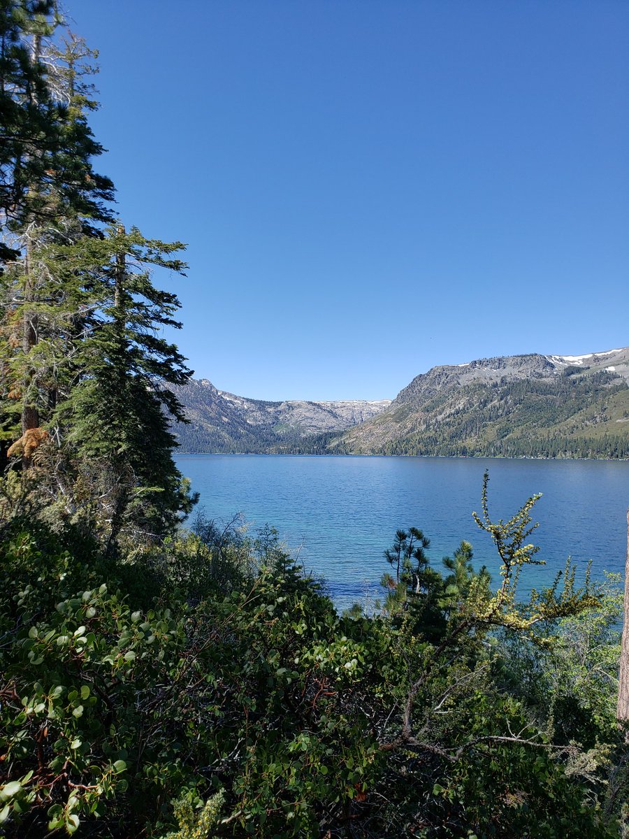 AlexandraLidd's tweet image. I lied earlier.  (Sarcasm doesn't always work over typing) Lake Tahoe is truly beautiful.