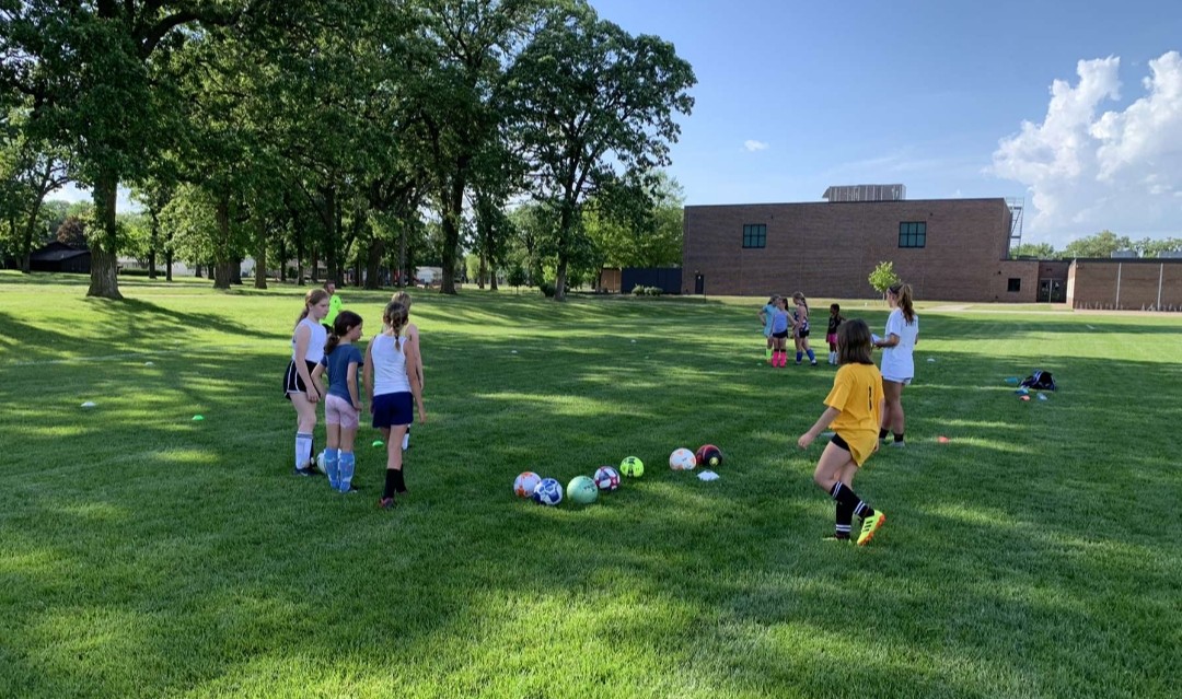 OHSGirlsSoccer_'s tweet photo. We had a great week with our younger players! Summer off to a great start! ⚽☀️
#itsveryhot
#wemissyouscotty
#letsgo
#grind https://t.co/2yiOgQTTio
