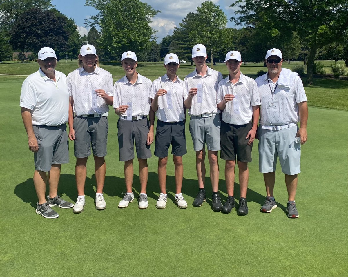 The Kingsmen are state bound! They finished third in regionals to advance to the State Finals on June 15-16th at Prairie View Golf Club! 
Kumfer - 80 
Donze - 74 
Hahaj - 76 
Snyder - 81
Mounts - 83