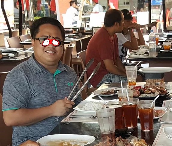 iAmYourChEngr's tweet photo. Kemichar na mahilig sa ulam versus Kemichar na inuulam! Chos.
#FBMemories #2017vs2019 https://t.co/gxhzP0wbwt