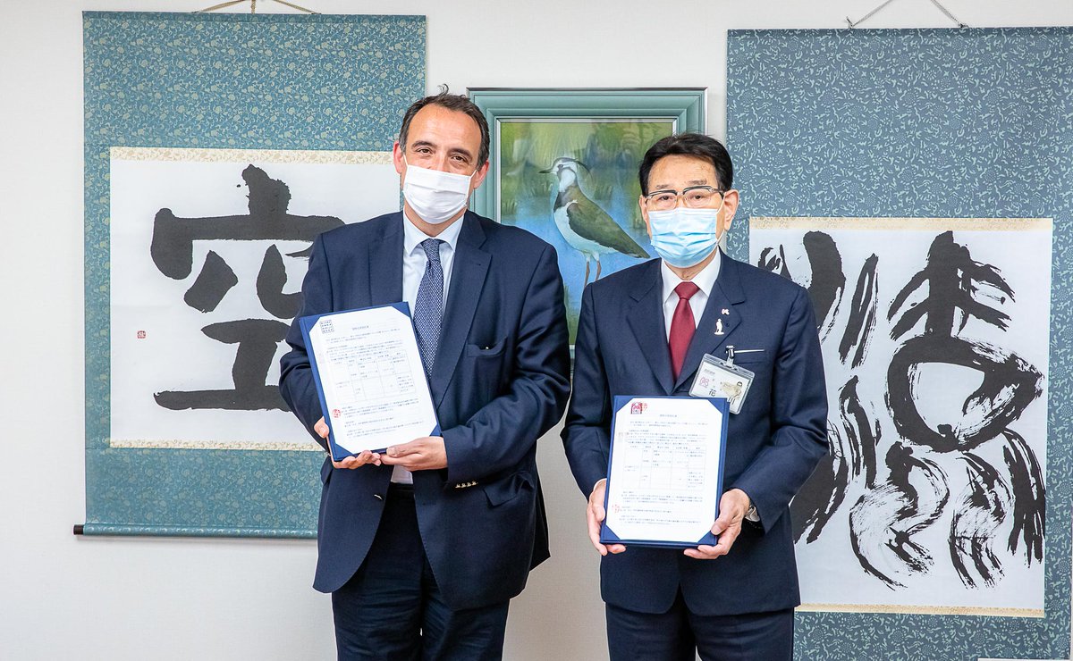 lfitokyo's tweet photo. 日本語　

SIGNATURE DU PROJET IMMOBILIER A LA MAIRIE DE KITA-KU 1/2

本日、本校の不動産拡張計画が具体化いたしました。
北区区長そして法人理事長の名において駐日フランス大使が、旧滝野川第六小学校校舎の取得契約及び校地の20年賃借契約に署名をいたしました。

@ambafrancejp_jp 
@FLTfapee https://t.co/WKgyDIgScm