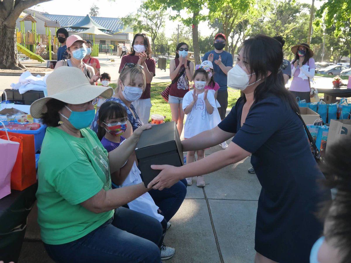 ParentNoble's tweet photo. Happy retirement to Mrs.Bettencourt! After 24 years of dedicated service &amp; leadership, now it’s time to enjoy your permanent weekend! Awesome teacher like you is hard to find &amp; impossible to forget! Congratulations! @Nobleroom15S @Musicbearedu @BUSDFuentes @BerryessaUSD @MissL0w https://t.co/jyLnrUFHN3
