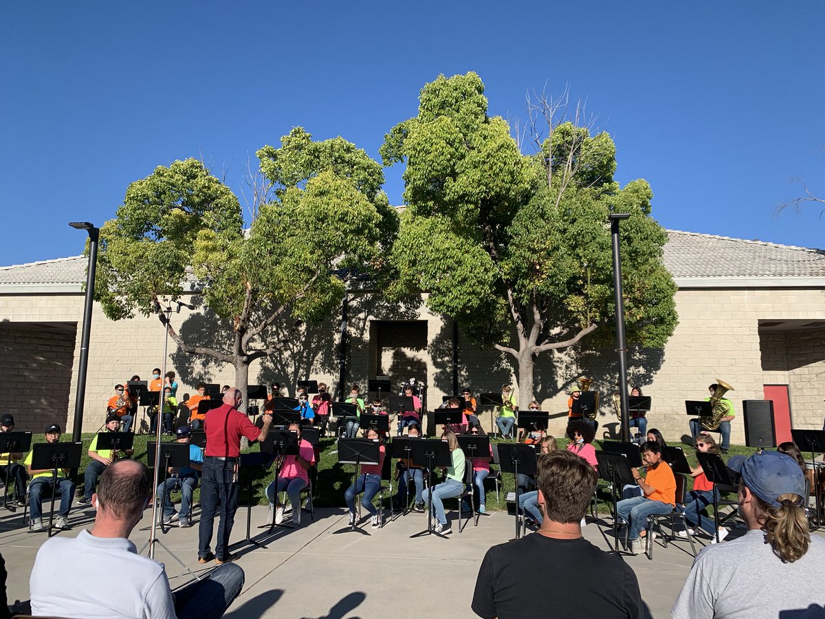 Advanced band at their first concert of the year! It was glorious to hear these students play live! ❤️🐾🖤 #BobcatPRIDE #outsideconcert #Bandisthebest