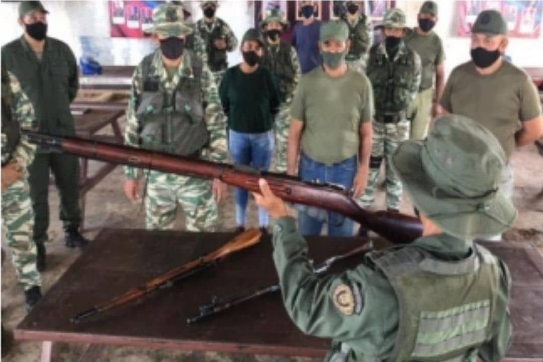 milicia - Milicia Bolivariana  - Página 8 E3kKEHDWQAQT1C4?format=jpg&name=medium