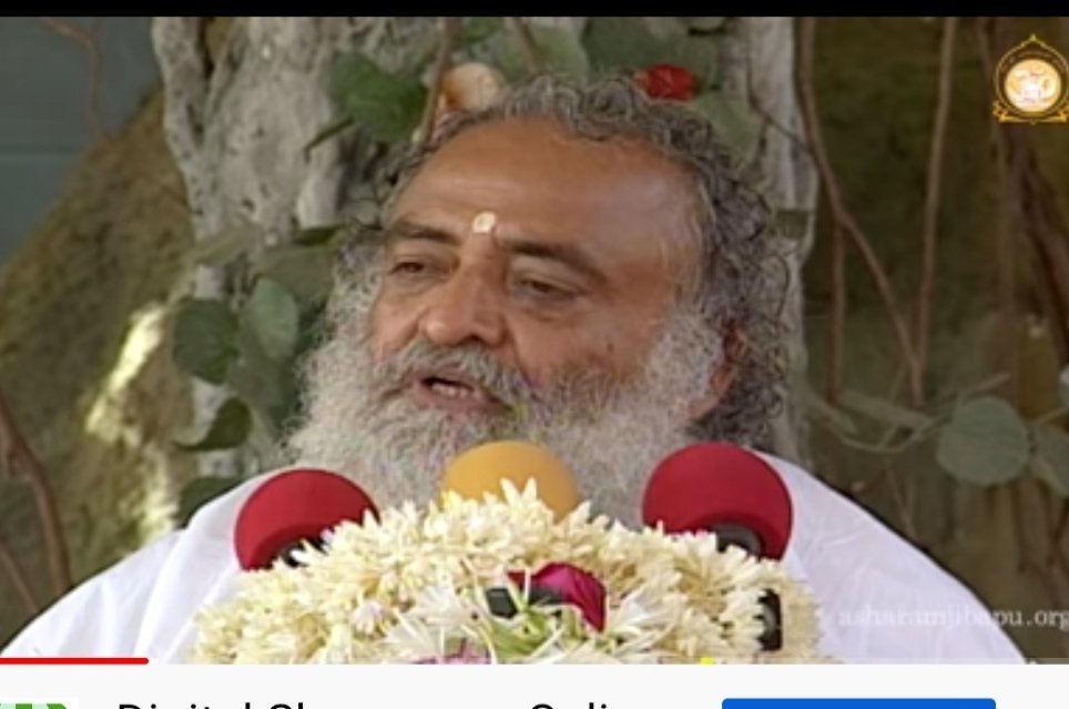 pt_upendra's tweet photo. @YssHeadOffice @asharamjibapu_ मनहिं दिया निज सब दिया, मन से संग शरीर।
अब देवे को क्या रहा, यो कथि कहहिं कबीर॥🙏🌹॥

व्याख्या: यदि अपना मन तूने गुरु को दे दिया तो जानो सब दे दिया, क्योंकि मन के साथ ही शरीर है, वह अपने आप समर्पित हो गया| अब देने को रहा ही क्या है। https://t.co/GOD7UWEKzW