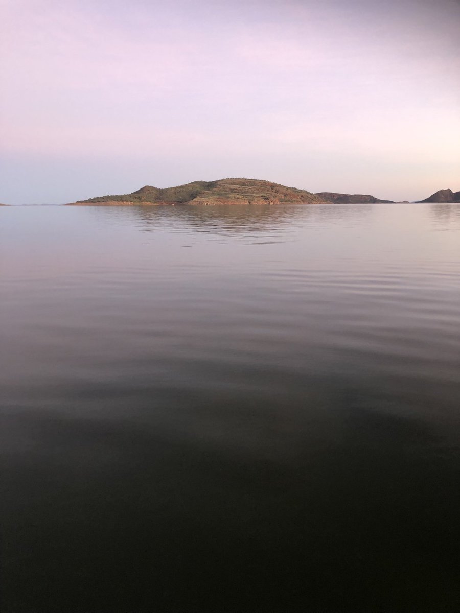 A day in the east Kimberley sure beats tractor driving ⁦<a href="/SpiritHeli/">HeliSpirit</a>⁩ ⁦<a href="/lakeargylecruis/">Lake Argyle Cruises</a>⁩ #morebrowniepoints
