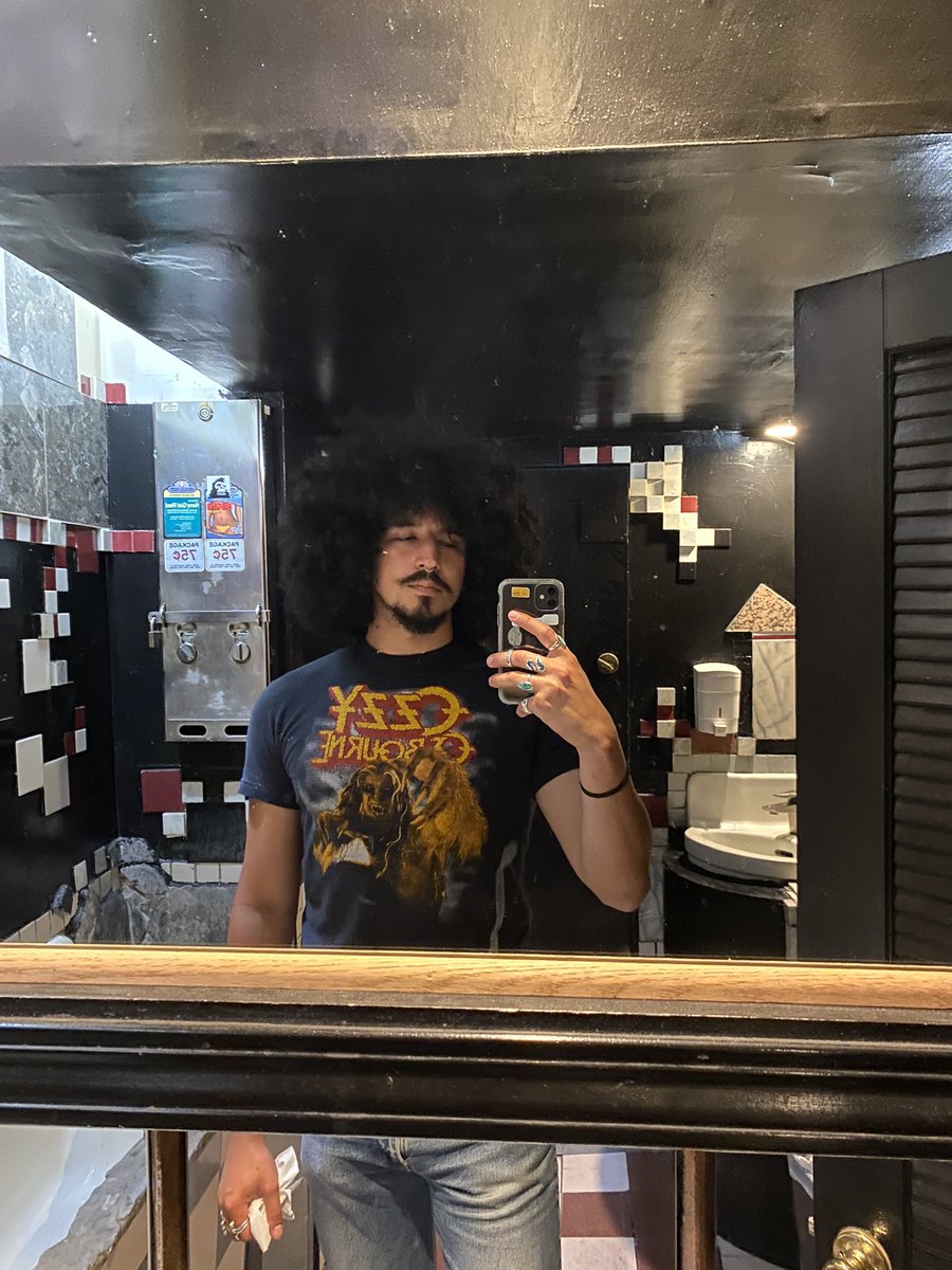 comolike's tweet image. Drunkfie