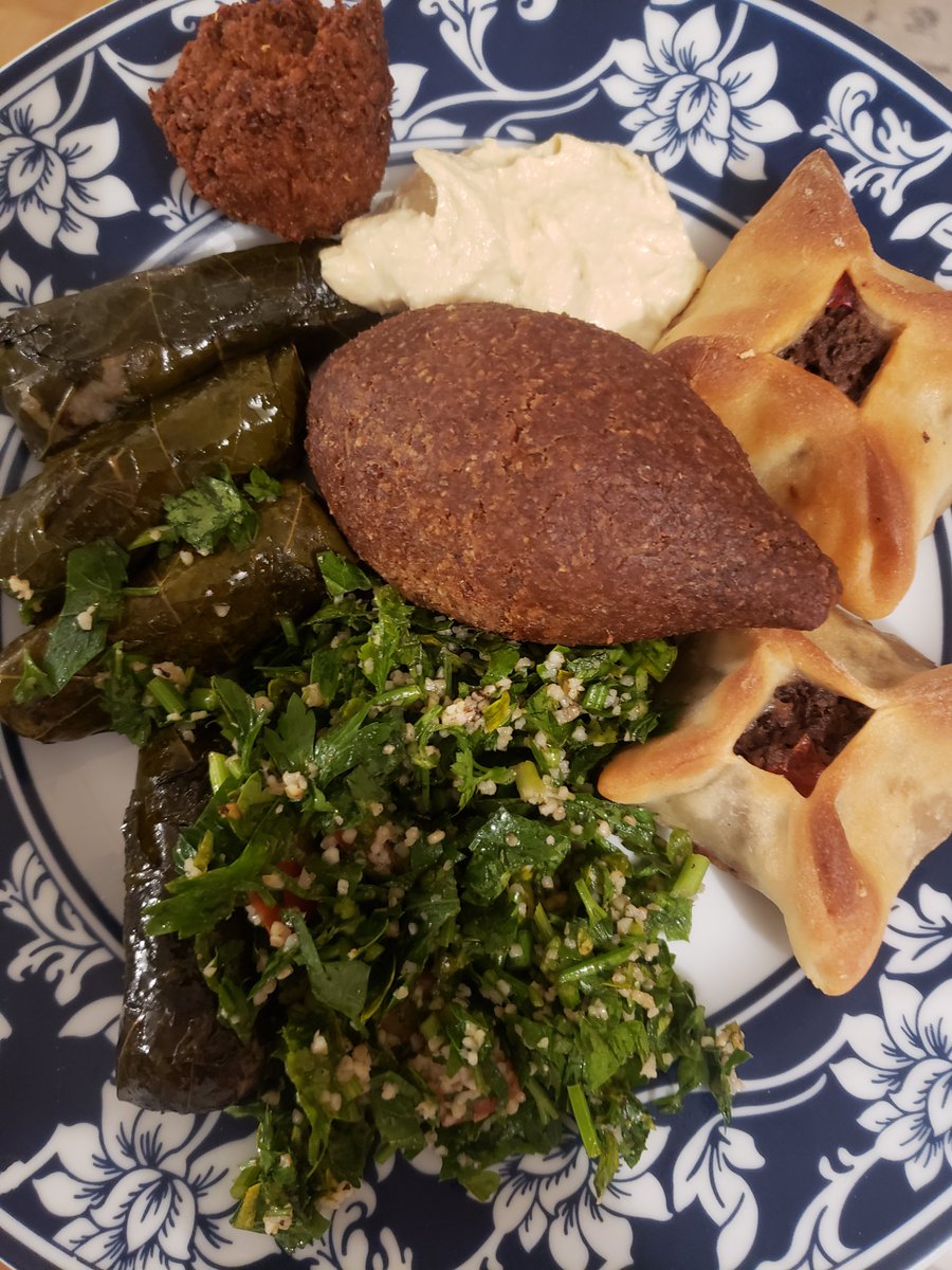 gugachacra's tweet image. Meu jantar hoje 🙃🇱🇧🇸🇾. Comida sírio-libanesa