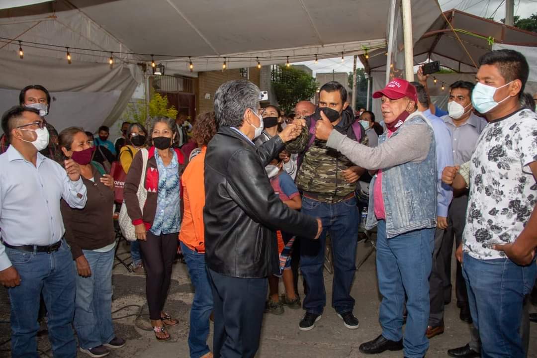 FMartinezNeri's tweet photo. ¡Muchas gracias por esta muestra de solidaridad tan grande! 
Gracias al pueblo oaxaqueño por seguir vigilante de nuestra democracia y de la voluntad colectiva. Seguiremos atentos para desterrar los viejos vicios de la política mexicana.

#GraciasOaxacaDeJuárez https://t.co/y2Tluzcp0X
