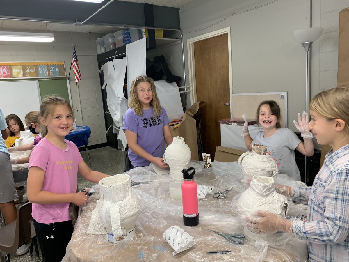 jdriceart's tweet image. Art around the world Greek pots. ⁦@Sequiota⁩ #spsartworks