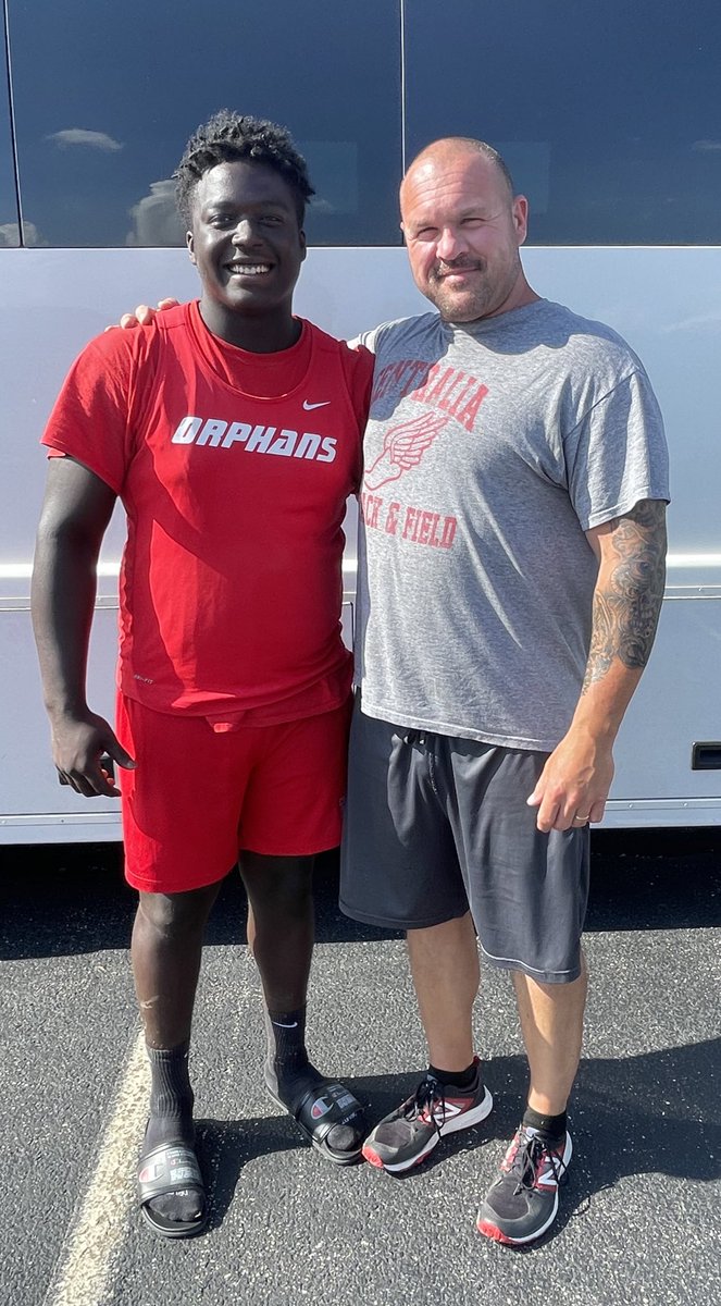 JPFisch22's tweet photo. JehChys Brown will two 1st Place Throws at the Unity Sectional.  158’6” in Discus &amp; 54’ 4.75” in Shot Put.  Both are Top 5 all time throws in the program for the Sophomore #OrphanTrack  #CoachOrgan https://t.co/Xs8ckBM4TF