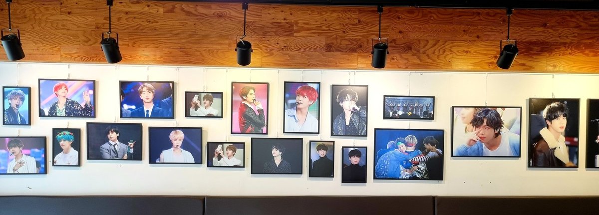 Tae_Tanie's tweet photo. 오늘의 7번째방문자😁 태형키링에 타이니탄떡두 주시구 행운권 뽑아서 액자까지😍
먼데서왔는데 잘됐다구 축하해준언니 고마오🙆‍♀️
#버터처럼_달콤한_8주년
#비티엣스_8주년_아미카페TOUR 
@beloved1204_  @_unside0901
@vystic1230  @pengspark
@jung_1204  @dodo_rere_mimi_
@sia_ATELIER @BTS_twt https://t.co/yobrdoqXMS
