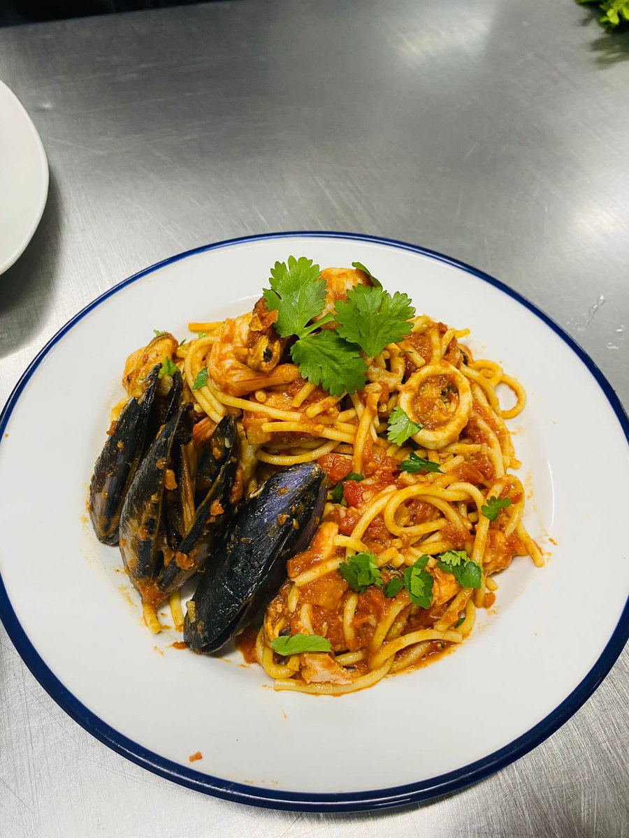 TKLCOLLEGE's tweet image. What’s cooking at TKL college Kitchen ? #qualifiedchef #practicalclasses #food #MasterChefAU