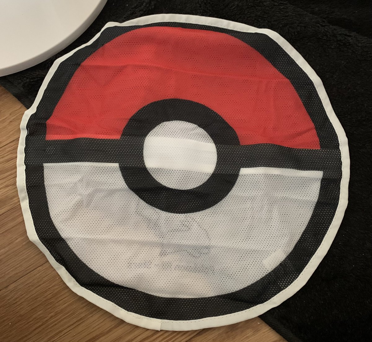 のろ Uniqloのポケモンut買ったよ ピカチュウとコダックのtシャツを買ってランドリーネットもgetしたよ