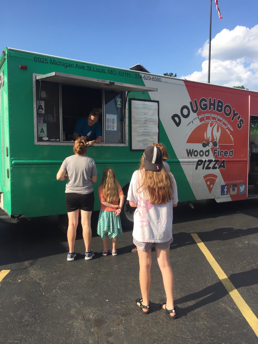 DuBourgAlumni's tweet photo. What a great night at Bishop DuBourg High School! Thank you to everyone who came out! We loved having @SpeedwayEatery  @stldoughboys and @nytfoodtruck for a night out at DB!!!  #DBFamily #DBFun https://t.co/4hZbizzN1m