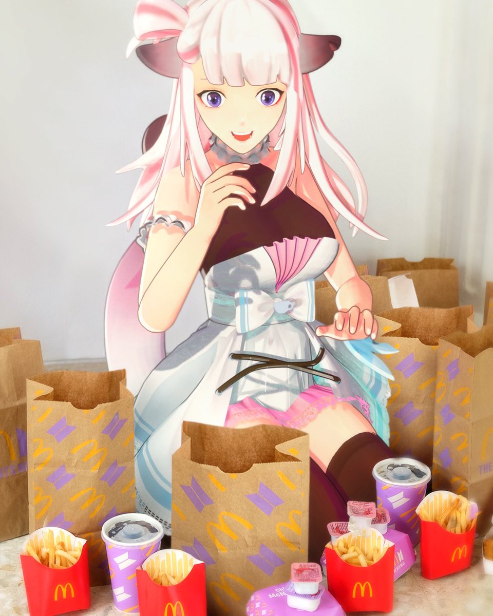 RoraMeeza's tweet photo. RORA JOINS THE HYPE, BUT MAKE IT MUKBANG!!
YESS IT’S BTS MEAL ><💜
Mcnuggets nya emang ngga ada dua, ditambah cajun sauce yang enak banget! Perfect combination~
Mallowers udah pada nyobain belum?
#RoraMeeza #LiveOnEarth #vtuberindo #virtualyoutuber #BTSMeal https://t.co/bY04Yr3eYA