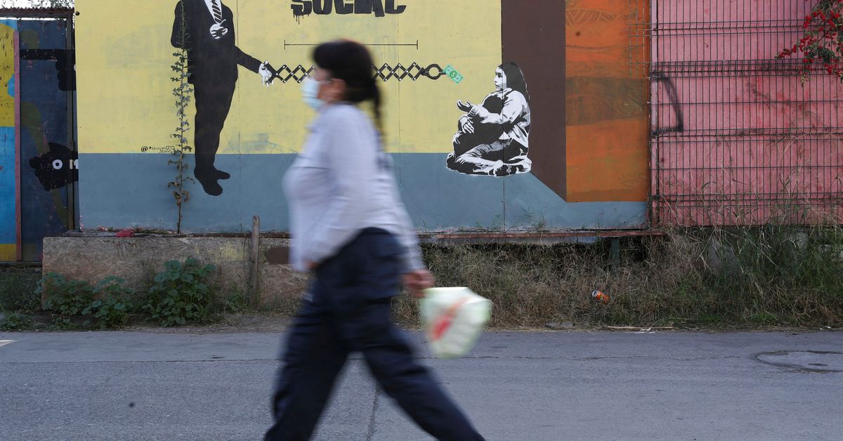 Chile shuts capital Santiago once more as vaccines fail to quell rampant cases https://t.co/Snq8Rmoui0 https://t.co/lnWZ1p7yPz