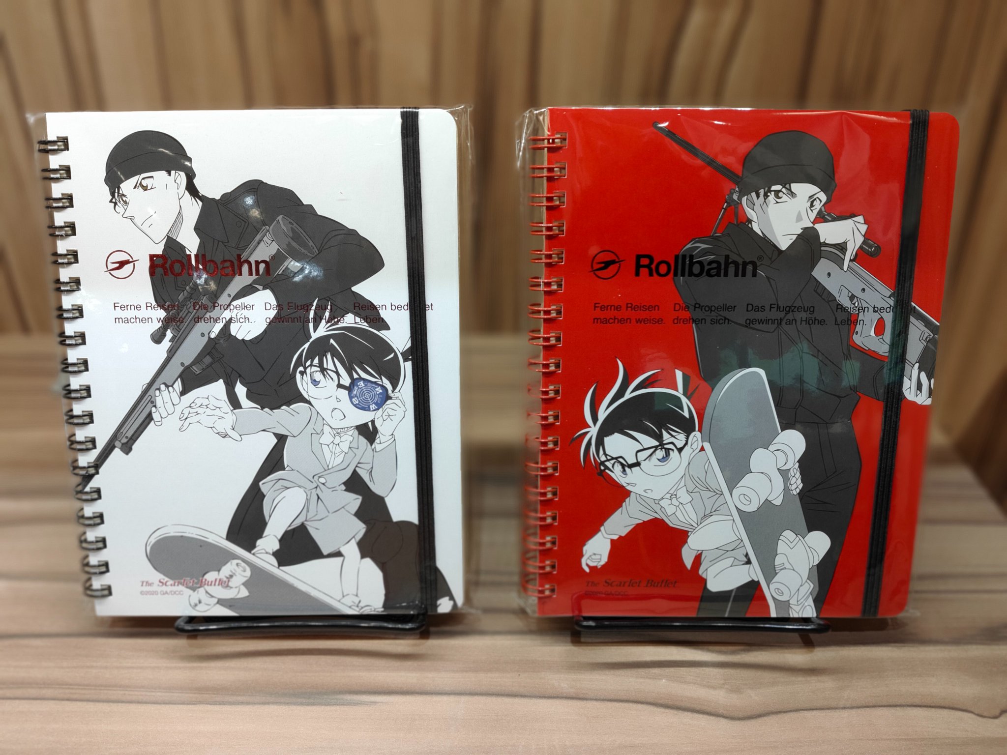 須原屋アリオ川口店 デルフォニクス の ロルバーン ポケット付メモl 名探偵コナン コラボデザイン入荷しました ホワイト レッド各１０４５円 税込み で販売中です 限定商品なのでお求めの方はお早めにどうぞ