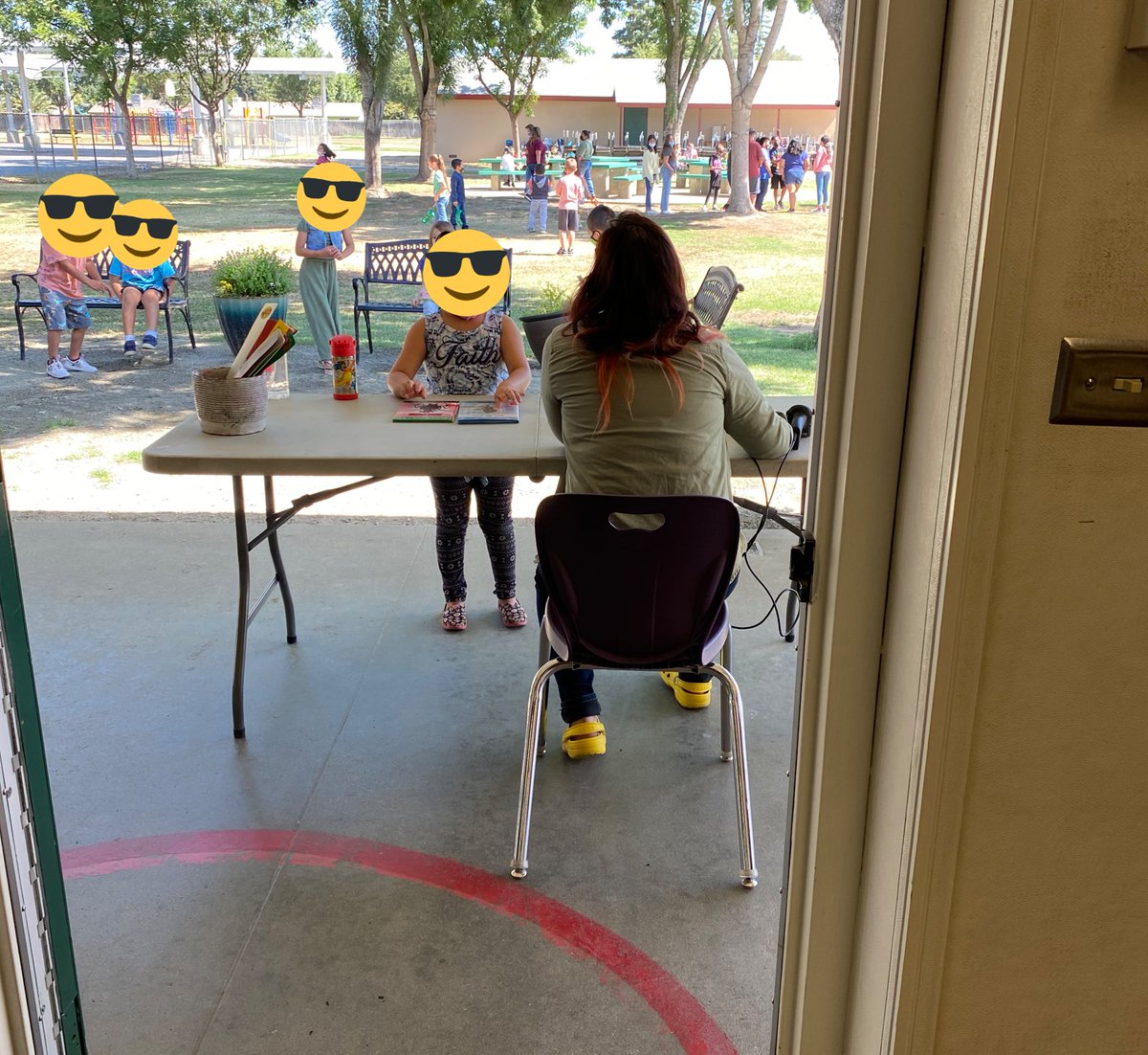 vusdlibraries's tweet photo. Day 3 of elementary summer school library service did not disappoint! Here Librarians Katrina Eddy (VB), Shannon Bangi (RO) and Martha Trujillo (GLC) get books in the hands of happy kids. #vusdlibraries #visaliaunified https://t.co/Stj2iWI2rF
