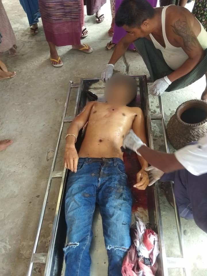 YENANGYAUNG, Magway Region:

19-year-old MAUNG CHIT KO WIN on motorcycle was SHOT DEAD by SAC Terrorists while he was passing through Gov't Tech. Institute on June 10 at 8pm. 

#June11Coup #WhatsHappeningInMyanmar #MilkTeaAlliance