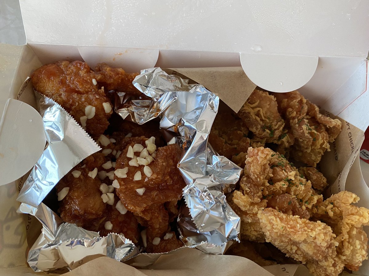 ちぃ づめこ クリスピーチキンアンドトマト 新しいチーズサワークリームを試したくて頼んでみた 美味しい でもヤンニョムが優勝です ちぃ づめこ クリスピーチキンアンドトマト 新しいチーズサワークリームを試したくて頼んでみた 美味しい でもヤンニョムが優勝です