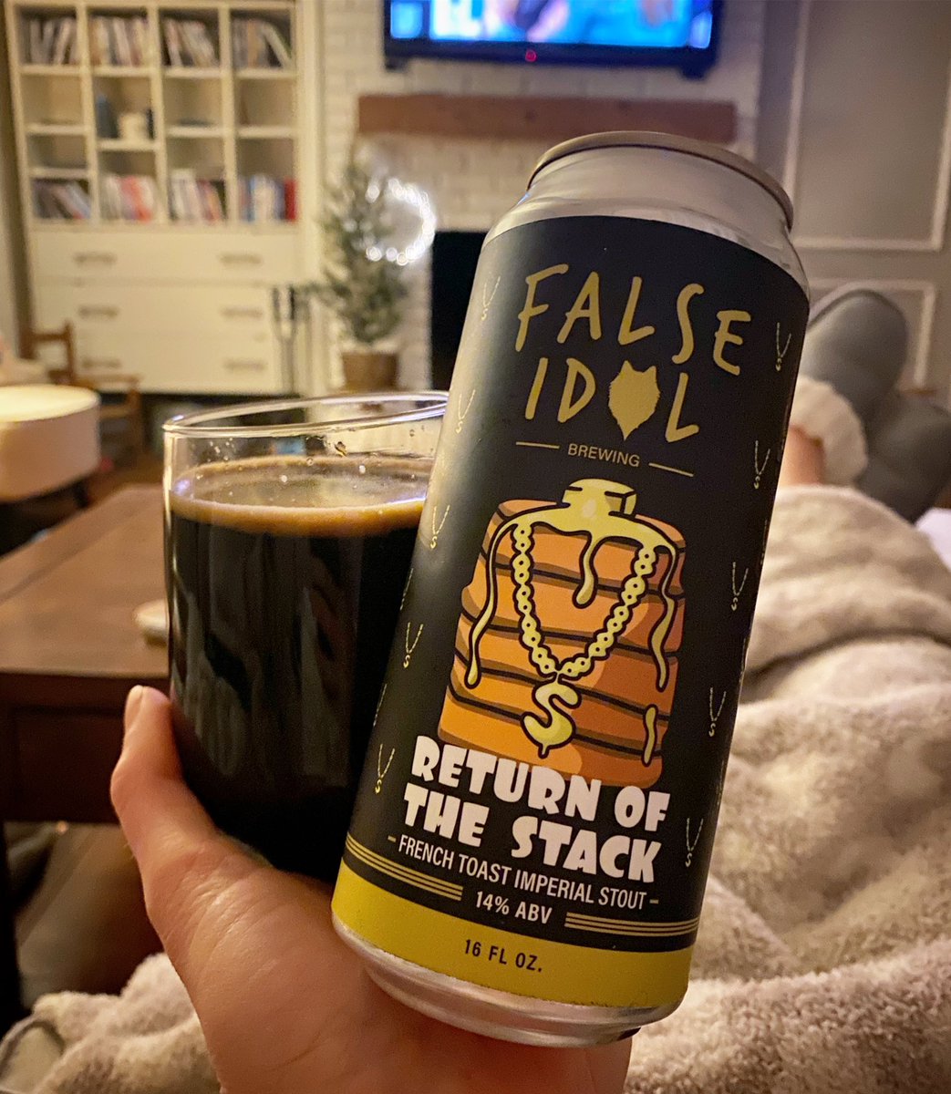 sode_kate's tweet photo. This #ReturnOfTheStack makes my Thursday evening on the couch that much better 🖤 #FalseIdolBrew https://t.co/uNMfIV8Gek