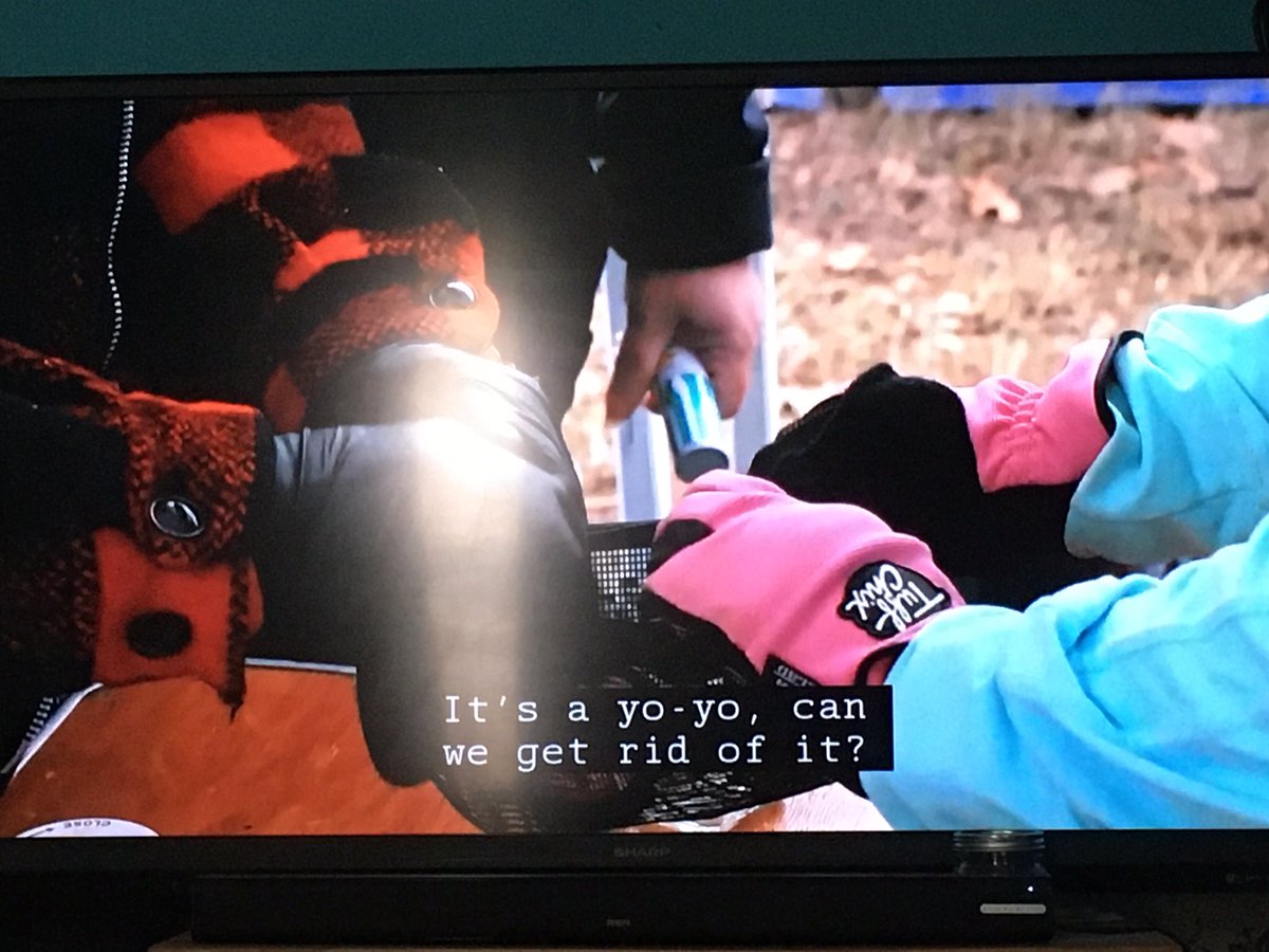 ghostshadow's tweet image. What a disgraceful crime to humanity. Watching #hoarders earlier and they are straight up throwing away YOYOs!!😳😫 bruuuuhhh. Hurts to see hahahahah!!! #yoyos #yoyoing #yoyomeme #todaysthrow