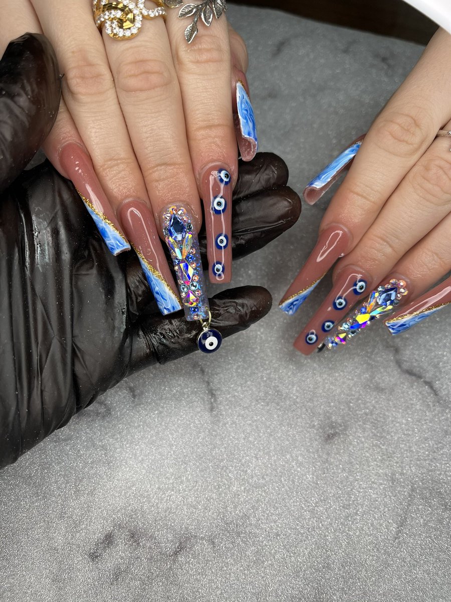 Rocio_Aguilera1's tweet photo. Hi, I’m a certified nail tech in the Joliet area always looking for new clients! Here’s some of my most recent work,a simple like/RT could go a long way✨
Thank you to everyone for the support 💓
IG@nailsxrosie https://t.co/uVRXtXEm0n