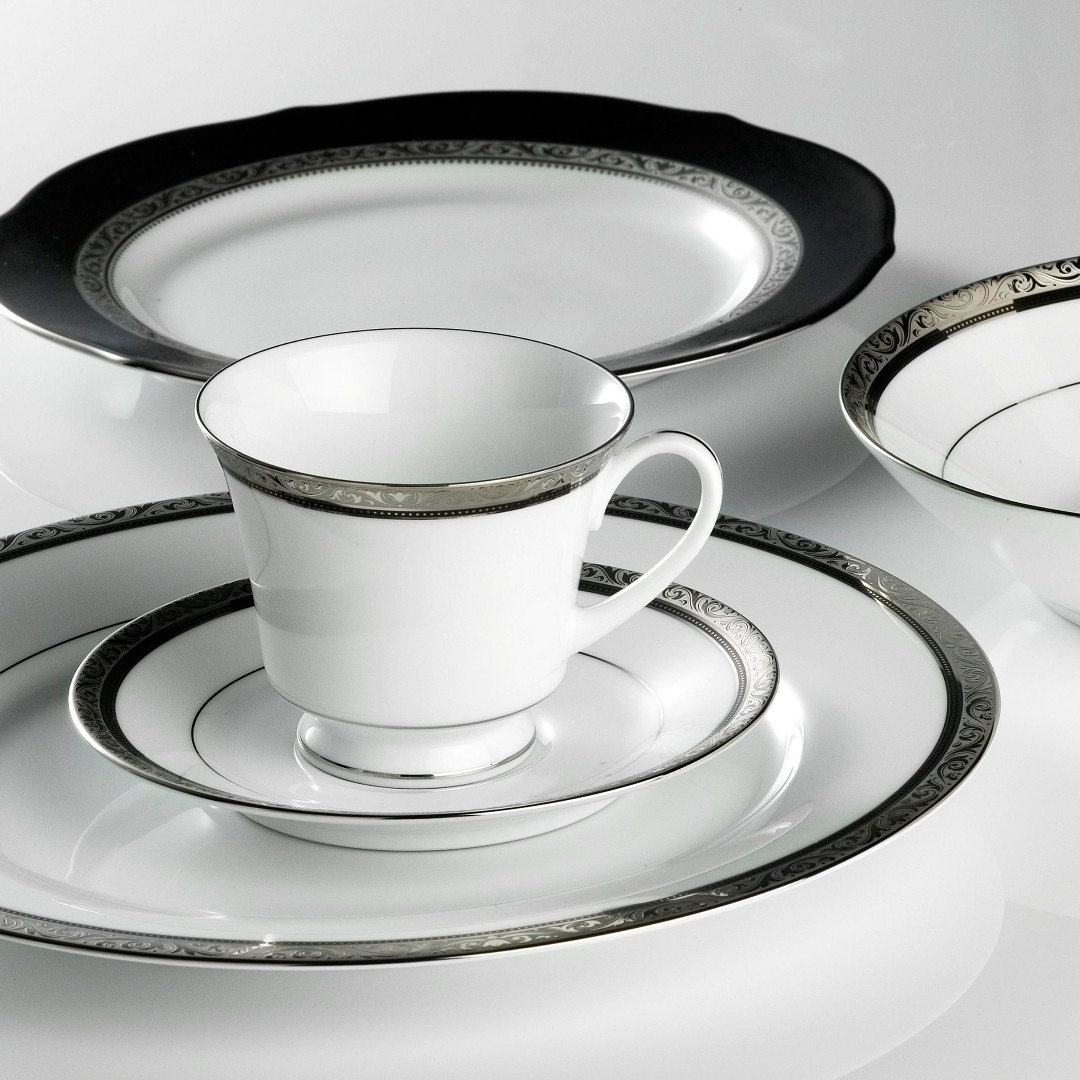noritakeaus's tweet photo. New Deal of the Week! We have marked down the Regent Platinum 20pce Dinner Set to $195! #noritakeaus https://t.co/NONz4m5Y6U