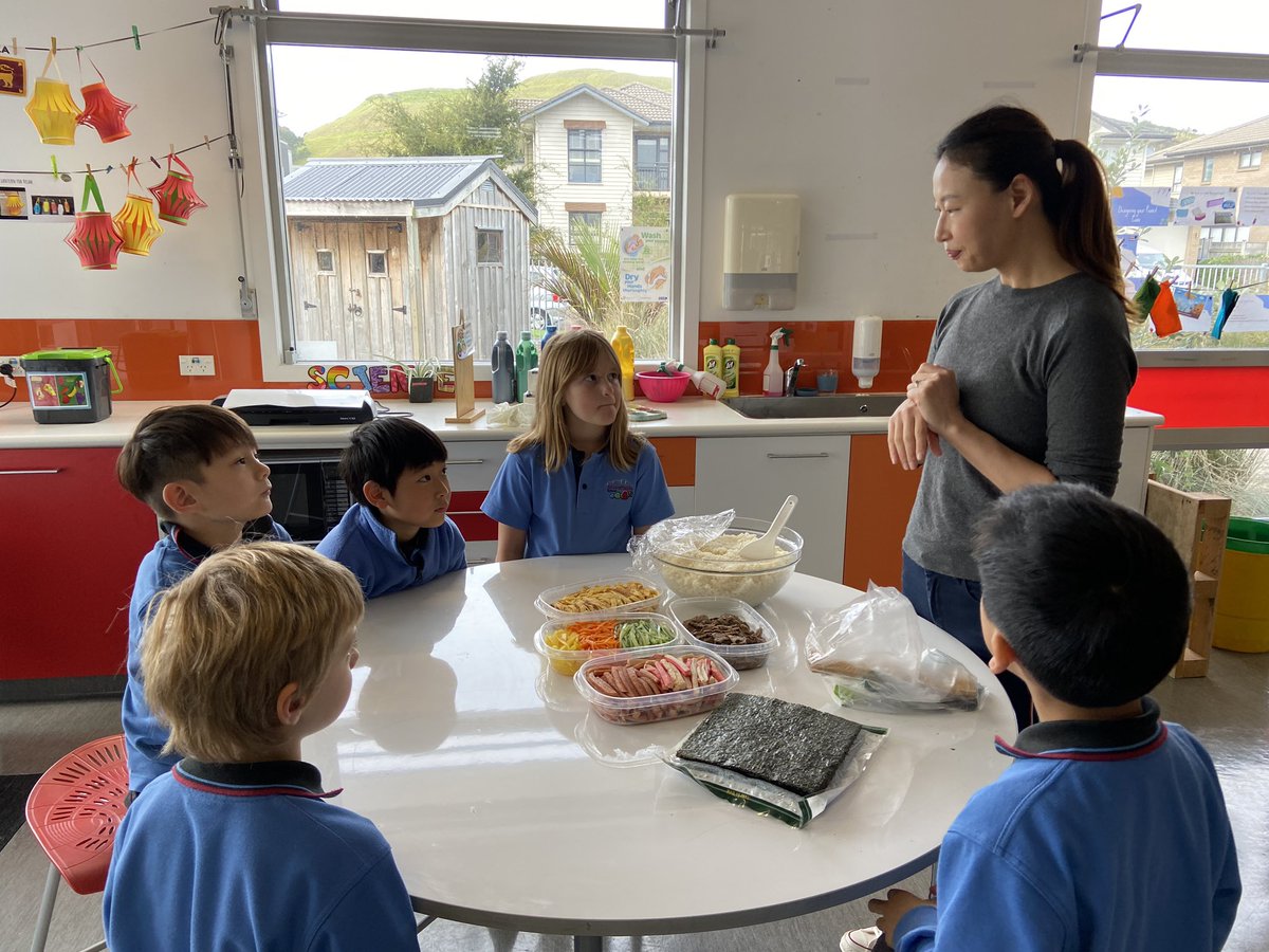 Hub 7 was lucky to have a parent teach us how to make kimbap (Korean sushi) as part of our diversity concept! We sure had a blast! #diversity #culture <a href="/StonefieldsSch/">Stonefields School</a>