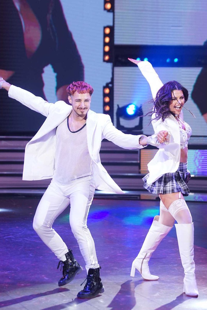 facugiordano's tweet photo. Gracias a todes por la buena onda! Un placer bailar con @sofijujuyok ✨ Ahora a darlo todo en el shuffle y seguir cuidando el lugar de @Granfaartco 🙌🏼 #ShowmatchLaAcademia #Showmatch https://t.co/sBmS6Ey4kH