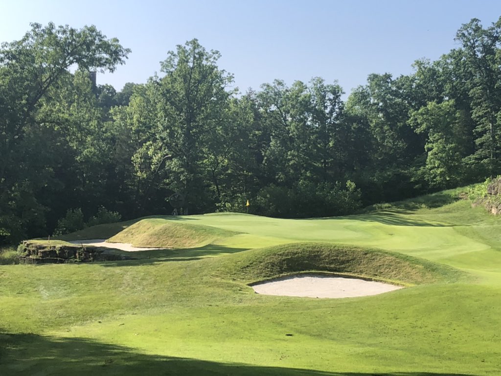 BryanTweed16's tweet photo. Branson Hills GC is a beautiful, demanding Chuck Smith & Bobby Clampett design with as picturesque of views as you’ll find in the Midwest. Was in perfect shape! Fantastic facilities, great conditioning & very accommodating staff. Great start to #TweedGolfTrip2021 #BransonBound https://t.co/lsDD1yitWL