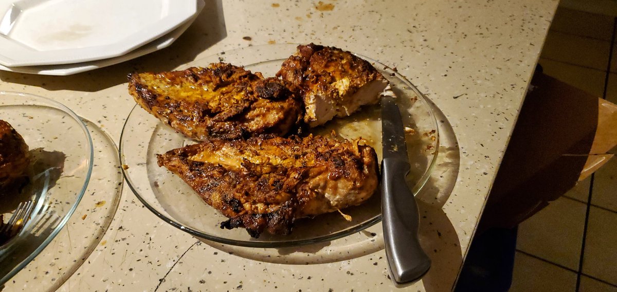 OliverNessari's tweet photo. Did some BBQ chicken, thanks to @gruffthehusky for giving me a crash course in grilling. It turned out amazing! https://t.co/5WVPe7jB49