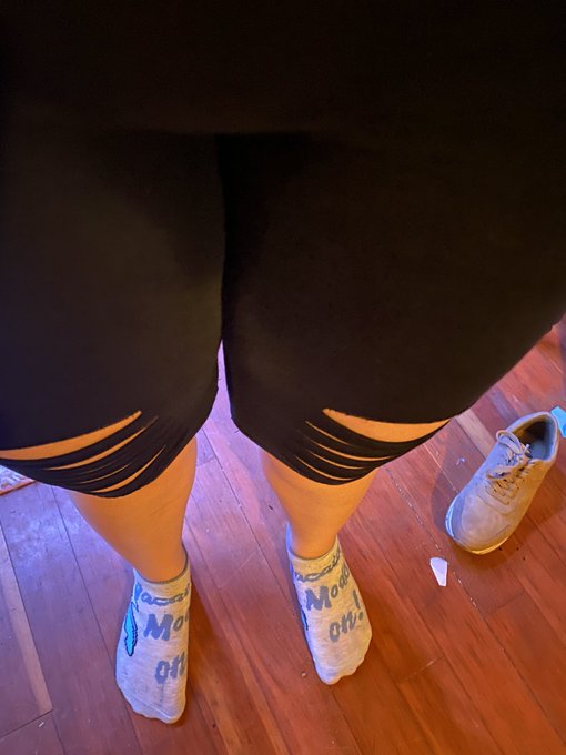 Appreciate that coochie sweat after a good workout 🏋️&zwj;♀️ 😼🥵💦🌊 https://t.co/IGpf45bfYm