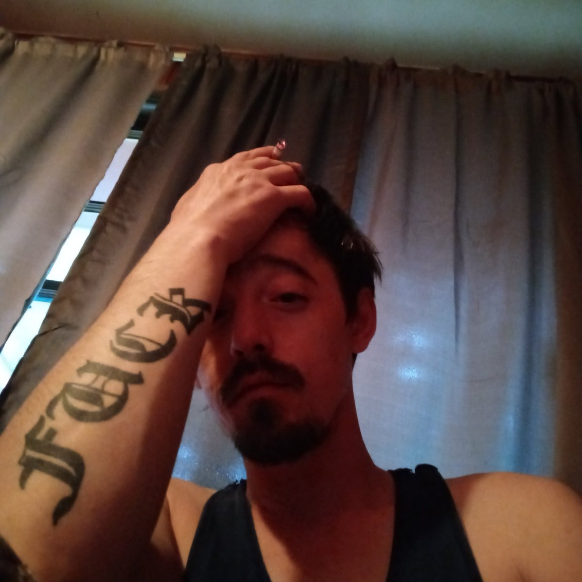 JtathaL's tweet photo. My arm says it all https://t.co/14IH8aaxB0