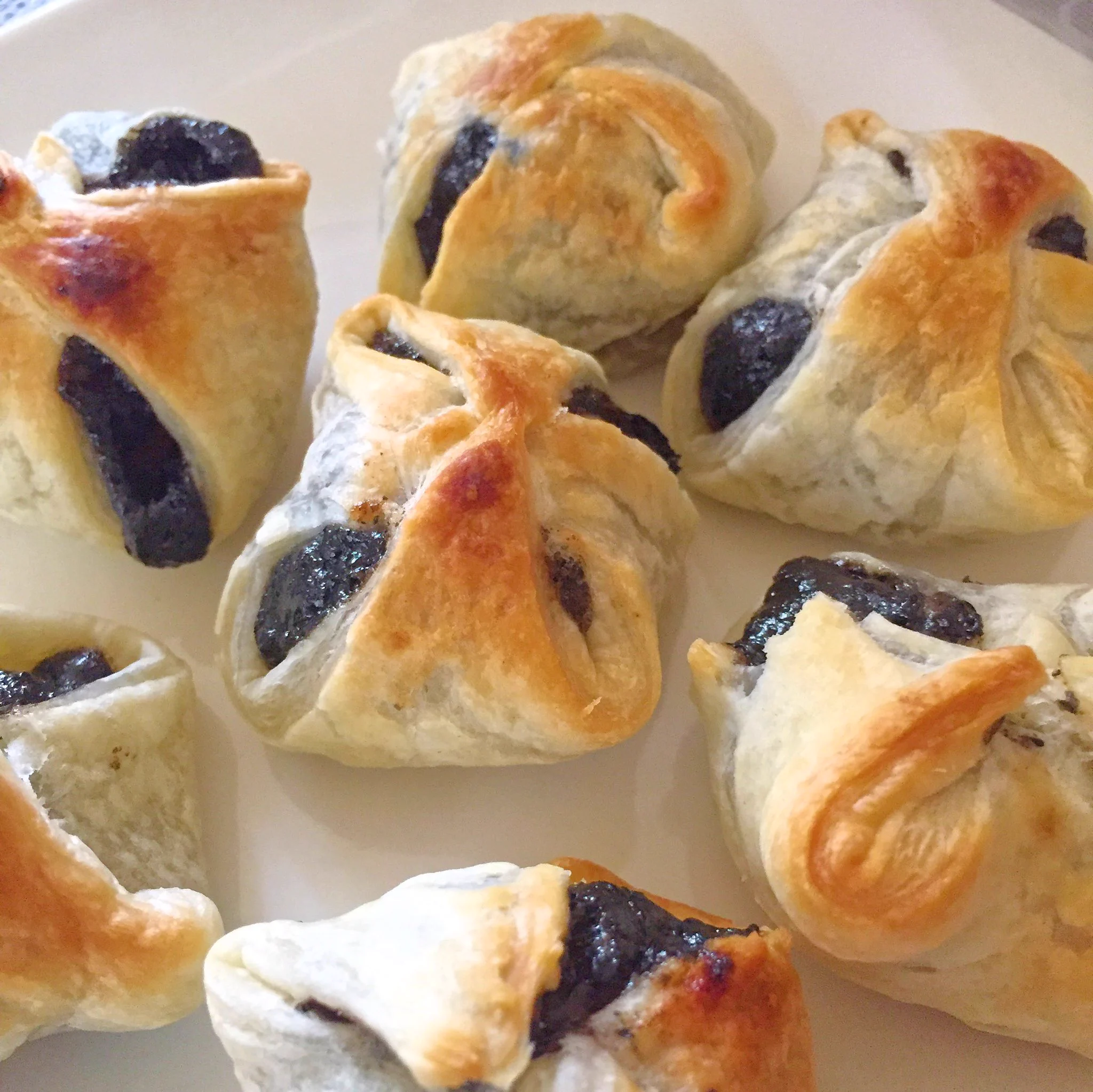 これ食べたい！と思った翌日にお団子安売りしてたのは運命だと思って作りました！
包むの下手くそだけどサクもちトロッでめちゃ美味…  