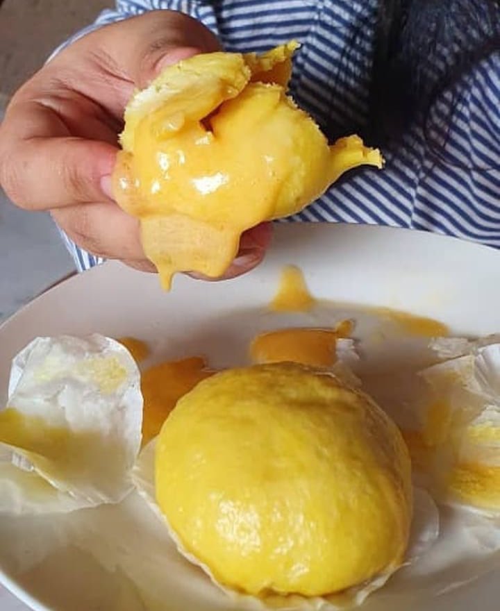 AidaSue's tweet photo. Korang beli dengan Liyana, aku makan 2 biji dah kenyang. Aku skeptikal gak memula, takut hanyir ke apa, tapi betul sedap 😂🥲 terima kasih buat makanan sedap!

Ni kalau nak order https://t.co/JyDsxg0QHx https://t.co/q8pMM1qFwT