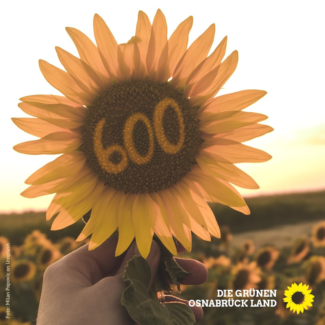 Seit dieser Woche sind wir 600 Menschen im Kreisverband! 🌻#VeränderungBeginntHier 

Noch nie war so deutlich, dass sich etwas verändern muss, noch nie war deutlicher: #allesistdrin!

Sei auch du Teil der Veränderung vor Ort und werde Mitglied der GRÜNEN: gruene.de/mitglied-werden