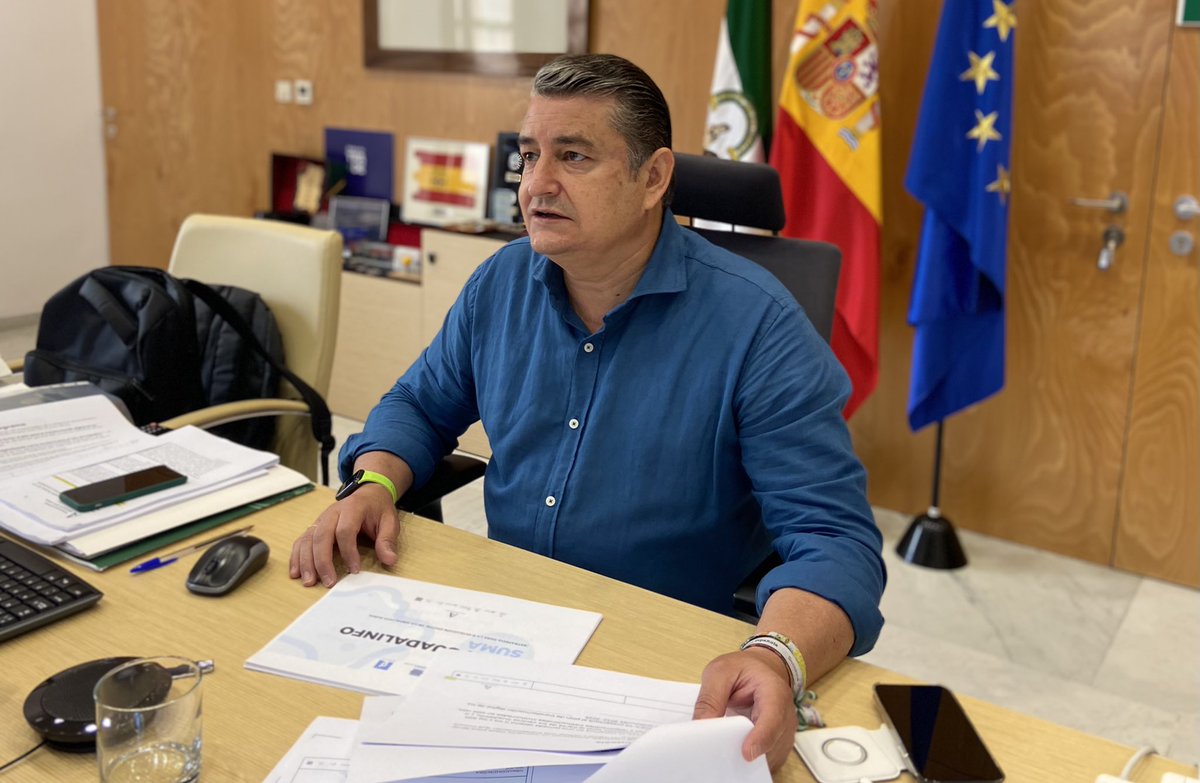 La R-Evolución Digital de Andalucía: Impulsamos el Plan de Transformación Digital de los pueblos andaluces 2021-2025. Apostamos por <a href="/RedGuadalinfo/">Vuela Guadalinfo</a> como servicio público gratuito y esencial para la vida digital de nuestros municipios
