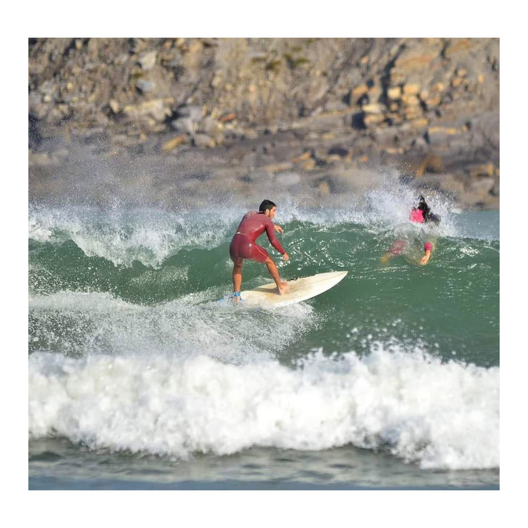 Summer is getting closer! 😍🌊🏄🏼‍♂️🌅 
⠀ 
Surfer 🤙 Jon Ugartetxe @jugartetxe 
⠀ 
#selandwetsuit #seland #selandfriends #selandfamily #selandsurf #surf #surfing #weekendmood #weekend #finde #findesemana #viernes #friday #ostirala #summeriscoming