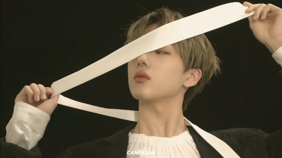 candylab jisung 🖤🤍