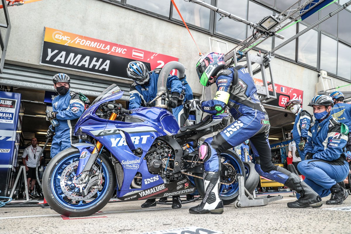 Boooom! And it's YART Yamaha that sets the fastest time in the Red Riders session too! Great team effort during the whole QS 👏 #FIMEWC #24hMotos